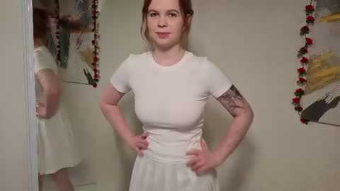 Snapshot of alisekitt chatting on 19, 7, 2026 alisekitt online show from 19, 7, 2026
