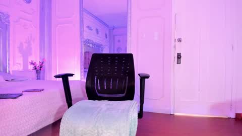 Alison Fishert online show from 4, 11, 2025