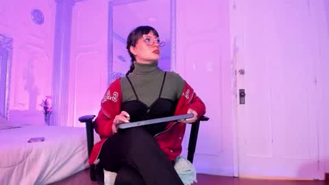 Alison Fishert online show from 7, 11, 2025