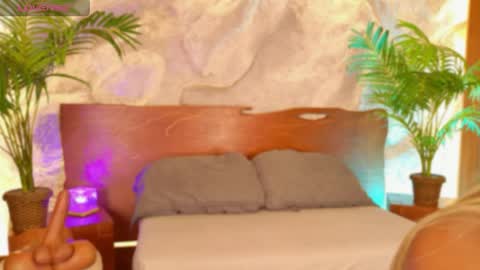 Snapshot of alisoon_moon chatting on 9, 5, 2026 Alison Moon online show from 9, 5, 2026