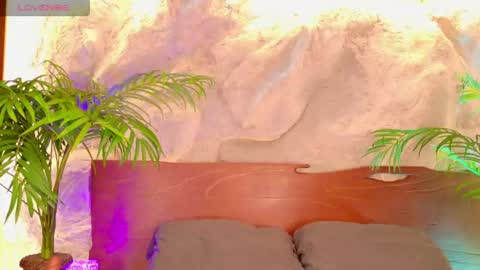 Snapshot of alisoon_moon chatting on 2, 6, 2026 Alison Moon online show from 2, 6, 2026