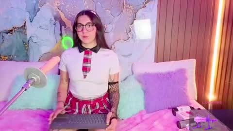 Mia online show from 28, 4, 2026