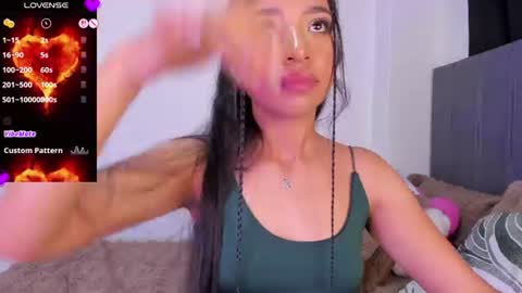 Mara  Isabel online show from 28, 7, 2026
