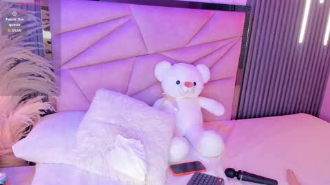Snapshot of alisse_miller chatting on 9, 6, 2026 Alisse Miller online show from 9, 6, 2026