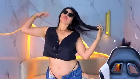 alisson_tx_ online show from 21, 4, 2026