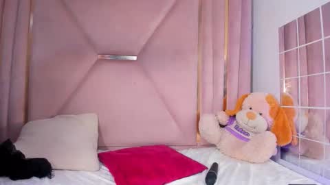 Snapshot of alissonrobertsh chatting on 13, 11, 2025 AlissonRobertsh online show from 13, 11, 2025