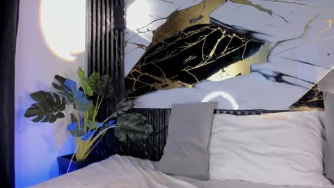   online show from 23, 4, 2026