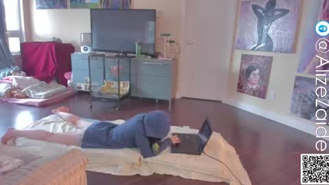 Alize Zaide online show from 18, 2, 2025