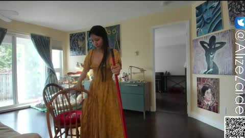 Alize Zaide online show from 21, 4, 2026