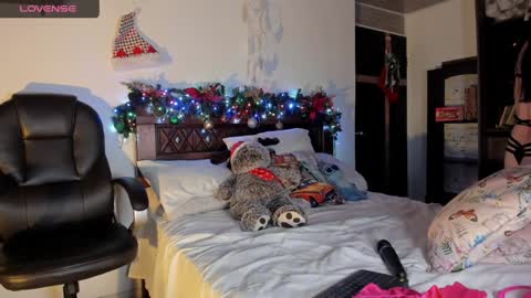 Andrea..... online show from 23, 12, 2024