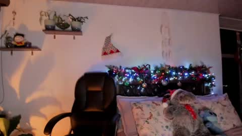 Andrea..... online show from 27, 12, 2024