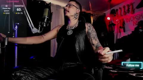 Snapshot of allanhurtss chatting on 21, 10, 2025 online show from 21, 10, 2025