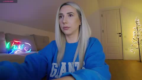 A day u didnt smile is a lost day online show from 17, 1, 2026