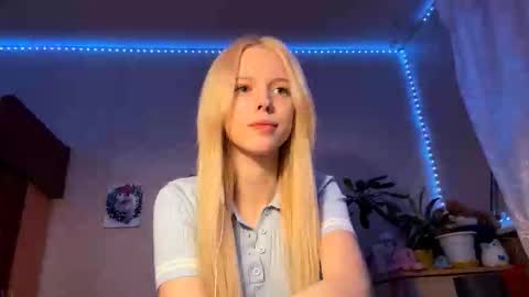 Snapshot of allegralenherr chatting on 17, 11, 2025 Lina online show from 17, 11, 2025