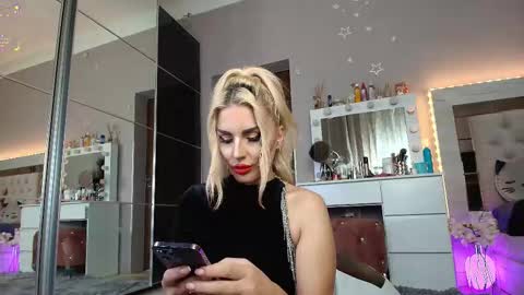 Snapshot of allesya23 chatting on 15, 9, 2025 onlyfansallesya23 online show from 15, 9, 2025