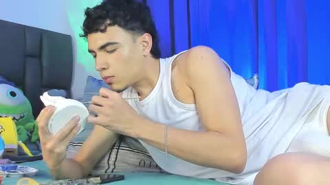 Snapshot of allexserrano chatting on 5, 3, 2025 Allex online show from 5, 3, 2025