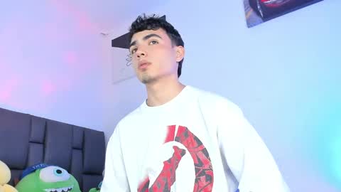 Snapshot of allexserrano chatting on 8, 3, 2025 Allex online show from 8, 3, 2025