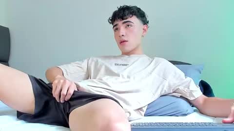 Snapshot of allexserrano chatting on 26, 9, 2025 Allex online show from 26, 9, 2025