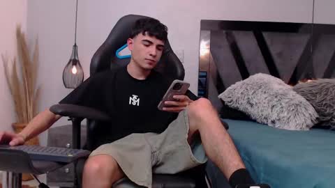 Snapshot of allexserrano chatting on 16, 10, 2025 Allex online show from 16, 10, 2025