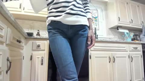 wishlist on bio online show from 8, 9, 2025