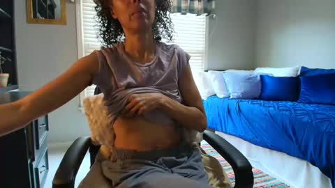 wishlist on bio online show from 20, 11, 2025