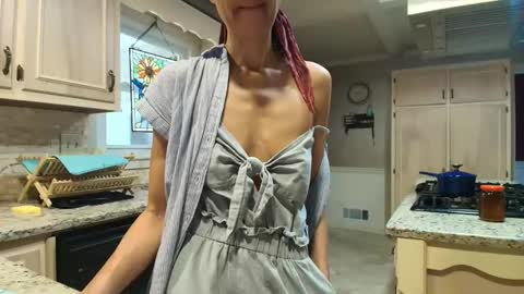 wishlist on bio online show from 23, 4, 2026