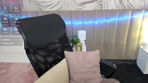 Snapshot of alli_zi chatting on 2, 3, 2025 Blair online show from 2, 3, 2025