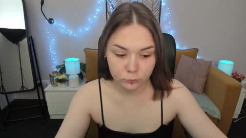 Snapshot of alli_zi chatting on 12, 9, 2025 Blair online show from 12, 9, 2025