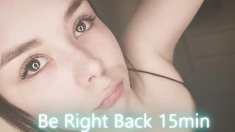 Snapshot of alli_zi chatting on 8, 11, 2025 Blair online show from 8, 11, 2025