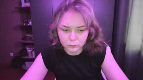 Snapshot of alli_zi chatting on 24, 11, 2025 Blair online show from 24, 11, 2025