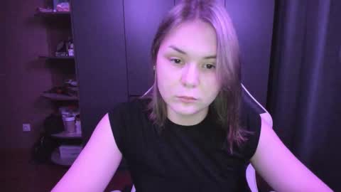 Snapshot of alli_zi chatting on 27, 11, 2025 Blair online show from 27, 11, 2025