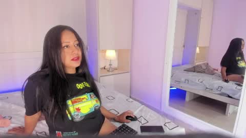 Snapshot of alliebennet chatting on 8, 5, 2026 ALISON online show from 8, 5, 2026