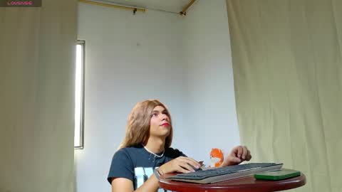 Alliison Foxx online show from 25, 4, 2026