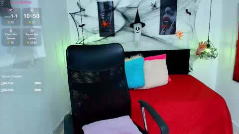 Snapshot of allison_dubois chatting on 25, 10, 2025 allison_dubois online show from 25, 10, 2025