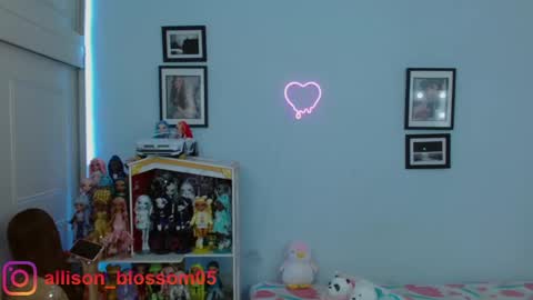   online show from 26, 2, 2025