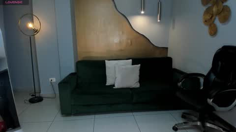 Snapshot of allisonrogersx chatting on 22, 11, 2025 Allison Rogers online show from 22, 11, 2025