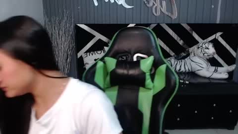 Snapshot of allisson_a chatting on 19, 2, 2025 Allisson online show from 19, 2, 2025