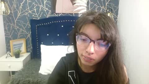 Snapshot of alllyson_ chatting on 25, 5, 2026 alison online show from 25, 5, 2026