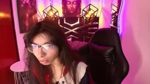 Snapshot of alllyson_ chatting on 22, 6, 2026 alison online show from 22, 6, 2026