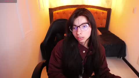 Snapshot of alllyson_ chatting on 25, 6, 2026 alison online show from 25, 6, 2026