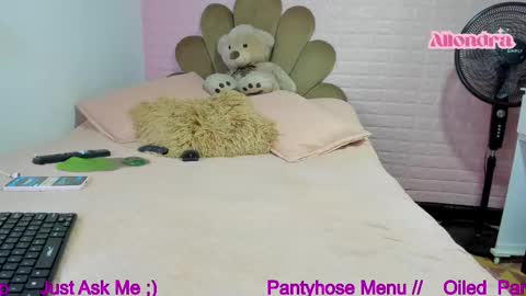 Snapshot of allondra_11 chatting on 25, 9, 2025 allondra online show from 25, 9, 2025