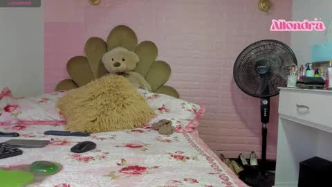 Snapshot of allondra_11 chatting on 12, 11, 2025 allondra online show from 12, 11, 2025