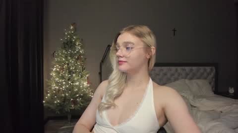 Snapshot of allotropp chatting on 4, 1, 2025 ALOTROPP NOT BABY online show from 4, 1, 2025