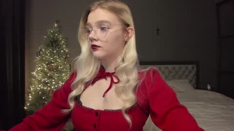 Snapshot of allotropp chatting on 5, 1, 2025 ALOTROPP NOT BABY online show from 5, 1, 2025