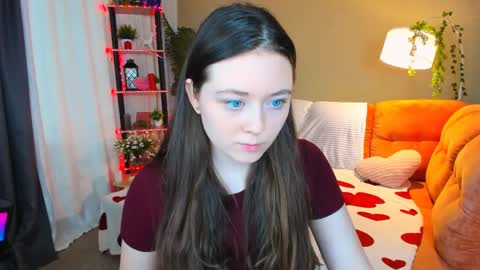 alluringeyess online show from 5, 4, 2026