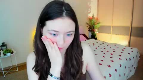 alluringeyess online show from 10, 6, 2026