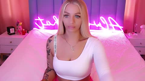 AlwaysHot online show from 30, 1, 2025