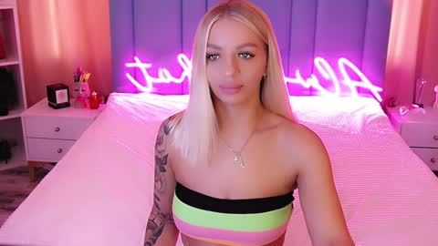 AlwaysHot online show from 1, 2, 2025