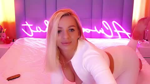 AlwaysHot online show from 25, 2, 2025