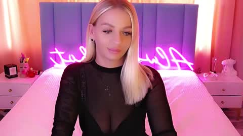 AlwaysHot online show from 5, 3, 2025